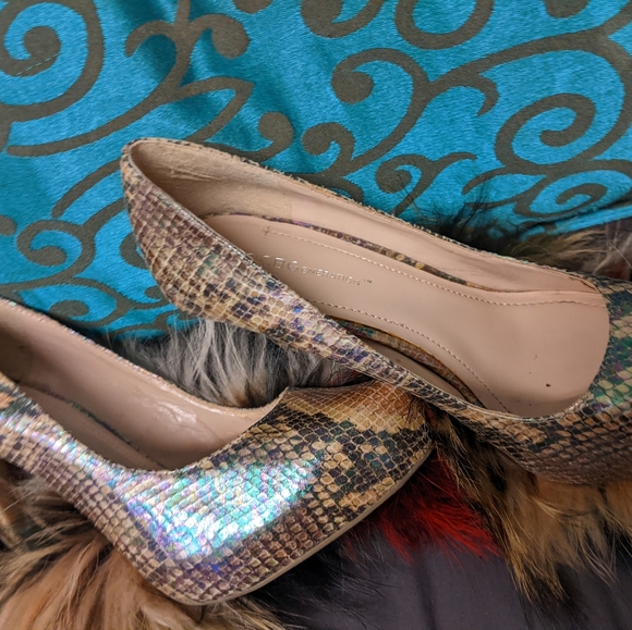 BCBG generation snake skin heels - Picture 2 of 10
